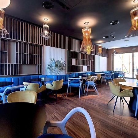 Radisson Blu Aurum Hotel, براشوف المظهر الخارجي الصورة The interior of the lounge