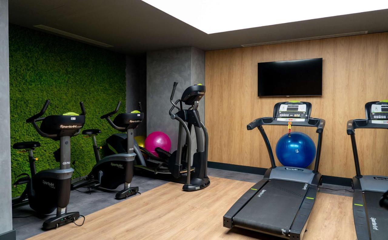 Radisson Blu Aurum Hotel, براشوف المظهر الخارجي الصورة The gym at the hotel