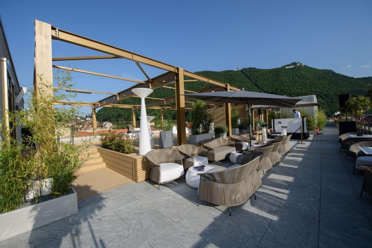 Radisson Blu Aurum Hotel, براشوف المظهر الخارجي الصورة The Sky Bar