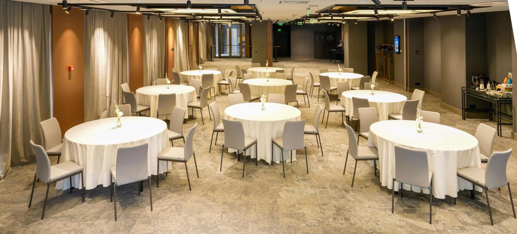 Radisson Blu Aurum Hotel, براشوف المظهر الخارجي الصورة The main conference room