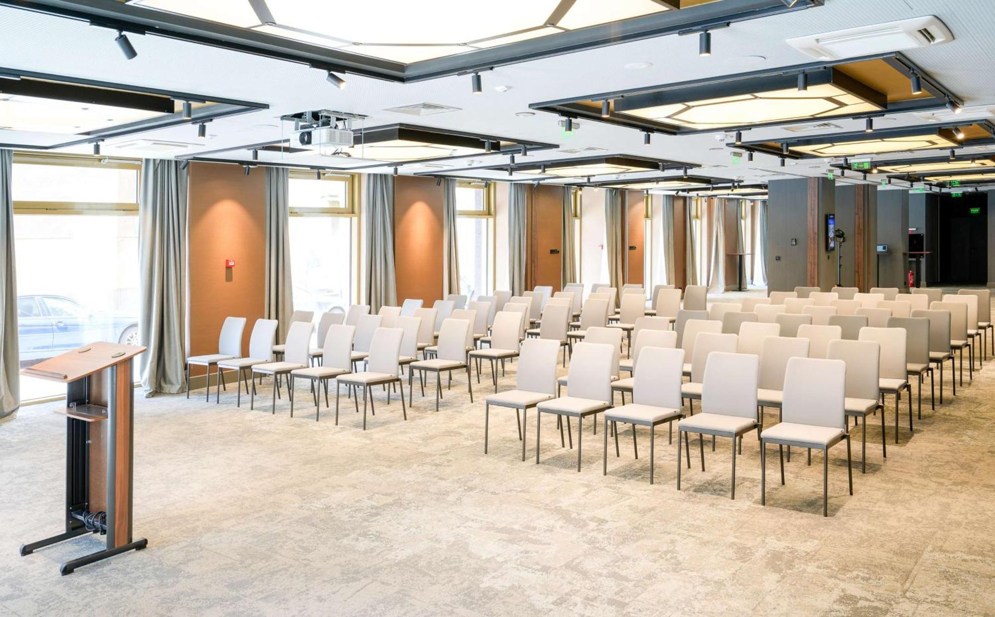 Radisson Blu Aurum Hotel, براشوف المظهر الخارجي الصورة The conference centre