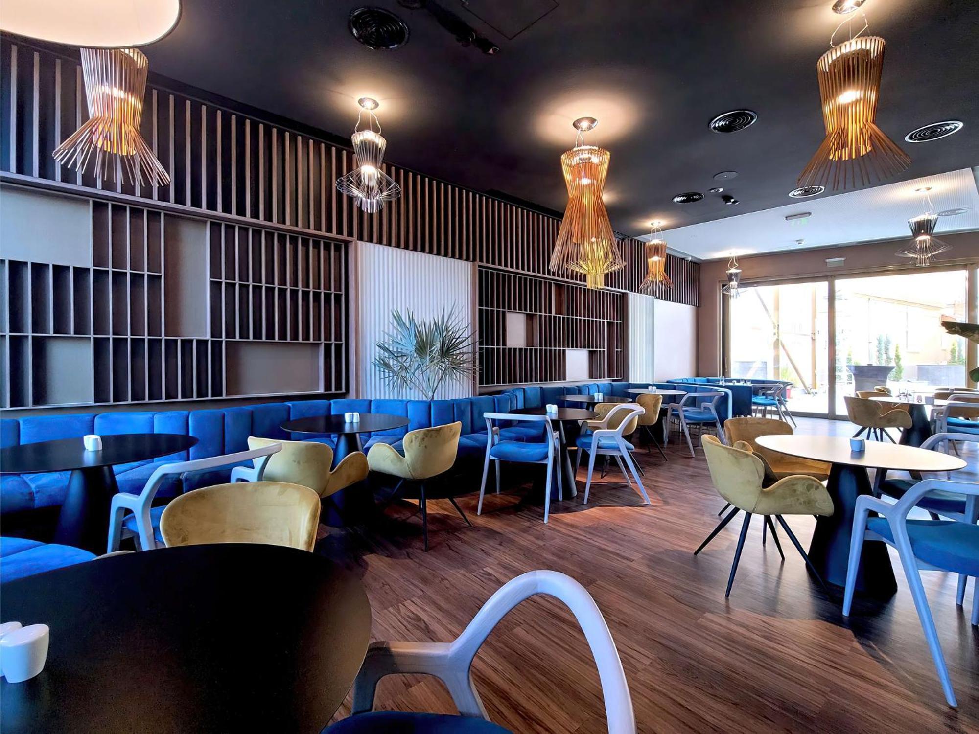 Radisson Blu Aurum Hotel, براشوف المظهر الخارجي الصورة The interior of the lounge