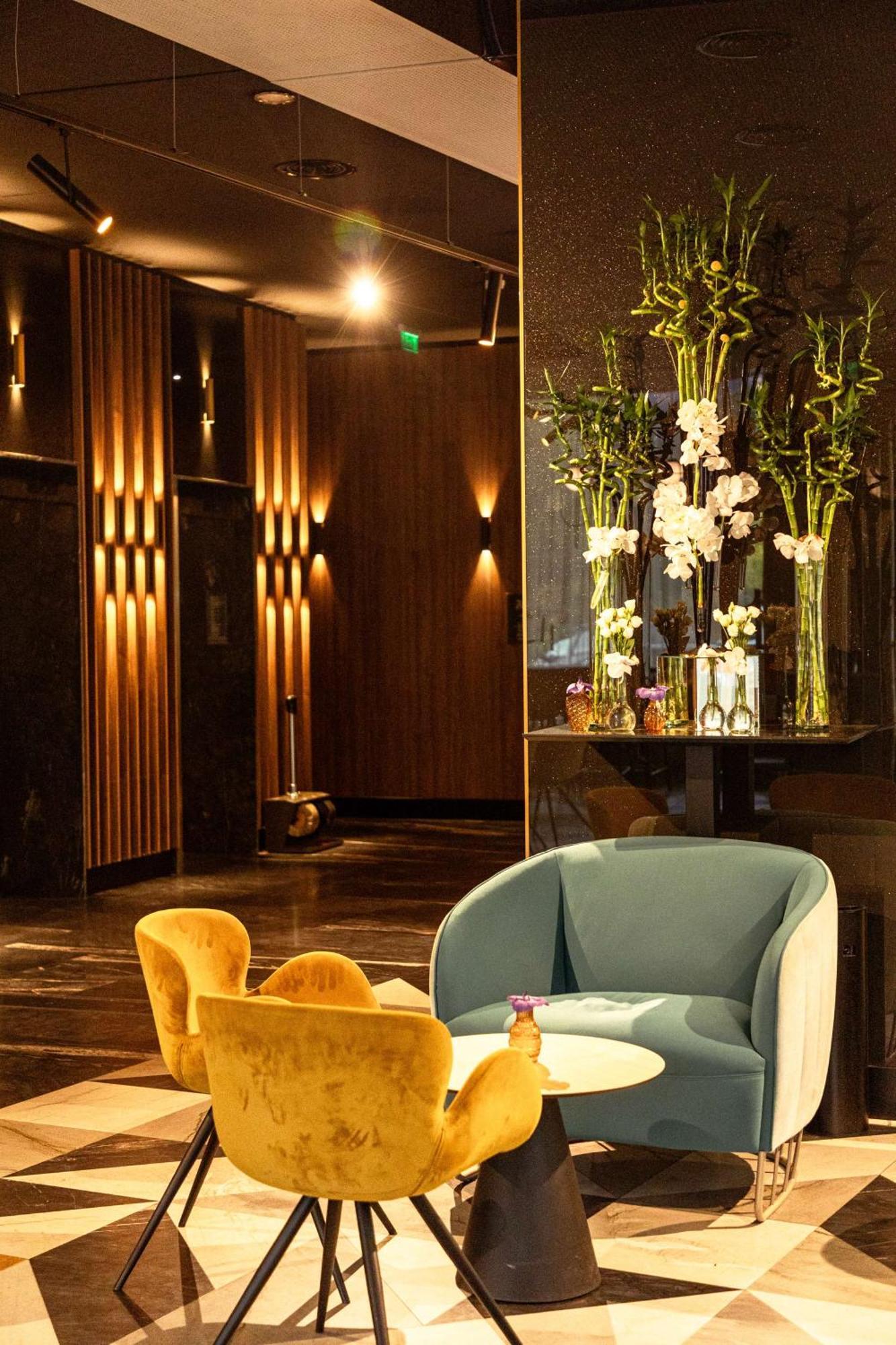 Radisson Blu Aurum Hotel, براشوف المظهر الخارجي الصورة The lobby of the hotel